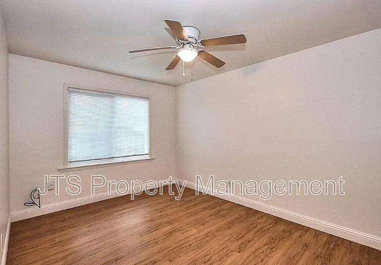 5302 Gordon Dr — Photo 37