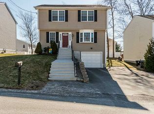 10 Marques St, Cumberland, RI 02864