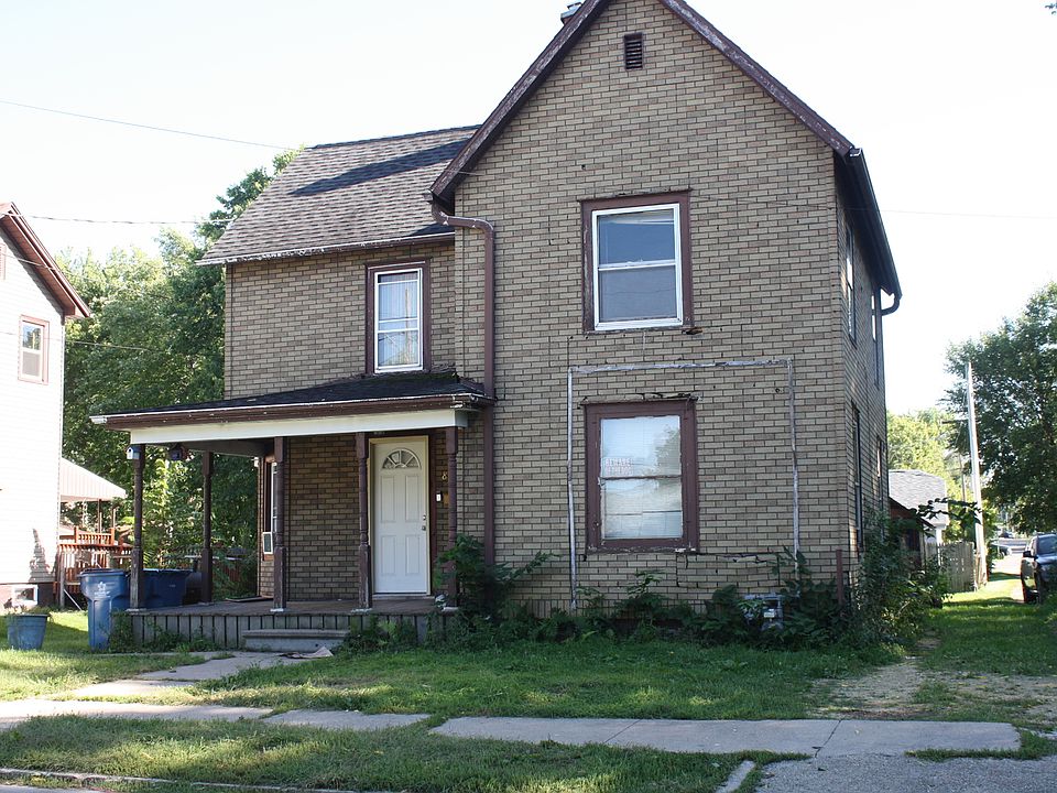 820 W 4th St, Dixon, IL 61021 Zillow