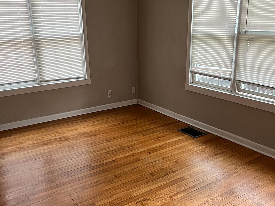 2nd image of 1323 Hancock St