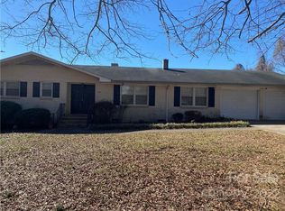 1318 Long Branch Rd, Grover, NC 28073