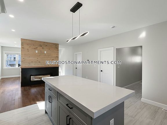 2nd image of 120 Saint Andrew Rd #1