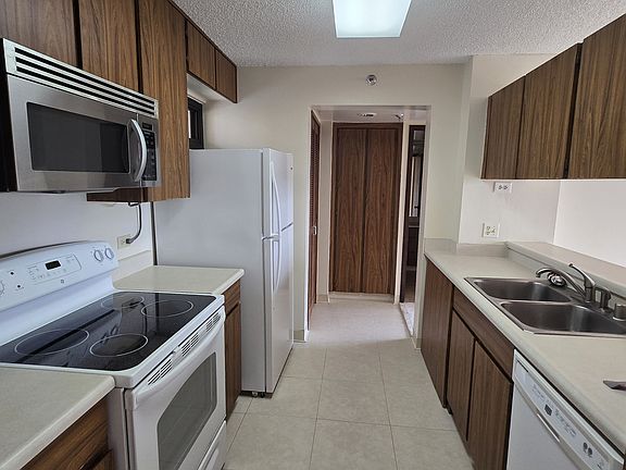 4th image of 5080 Likini St APT 914