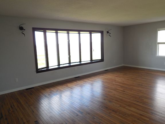 5th image of 24704-2200 East St