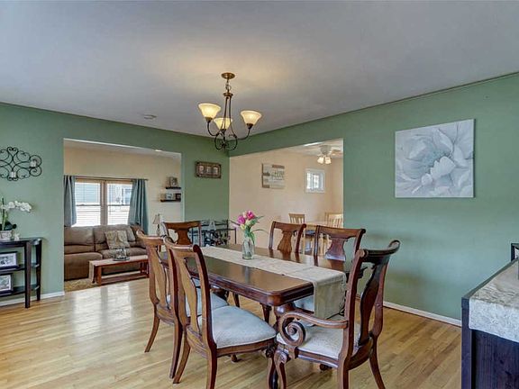 4th image of 4 Crocus Dr