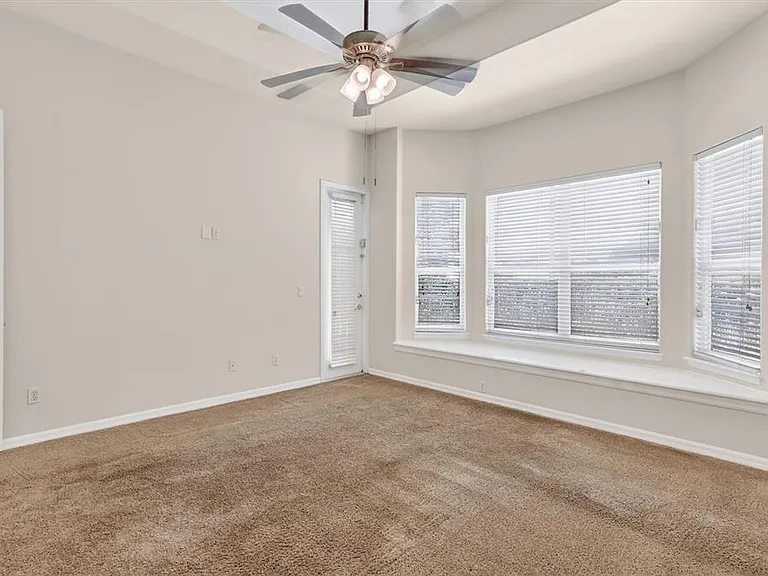 8506 Saint Marino Blvd — Photo 18