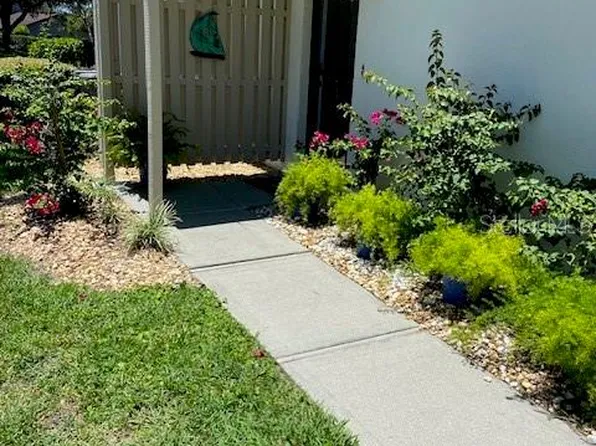 1025 Capri Isles Blvd APT 13, Venice, FL 34292