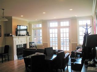 3355 N Clark St APT 5S, Chicago, IL 60657