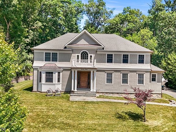 3rd image of 23 Forest Way