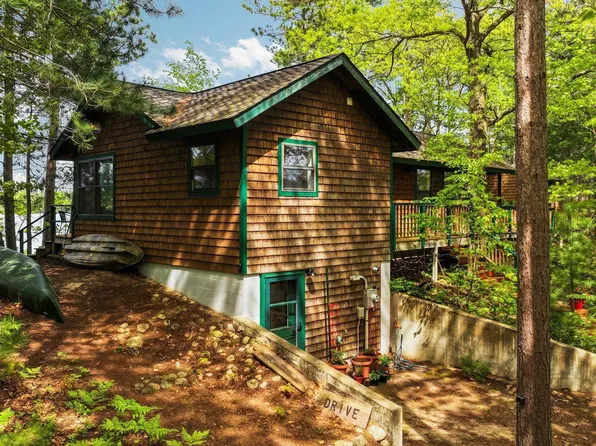 28525 Fox Pointe Trl, Beaver Island, MI 49782