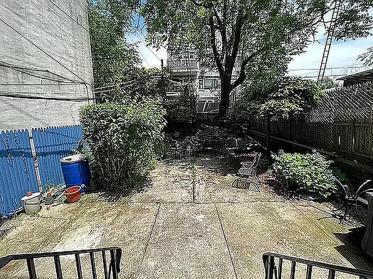 283 22nd St #1R — Photo 9