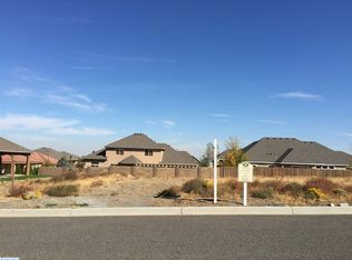 3920 W 48th Ave, Kennewick, WA 99337