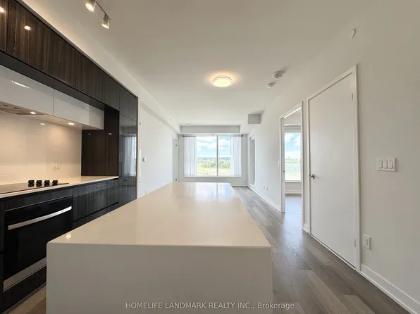 2 David Eyer Rd, Richmond Hill, ON