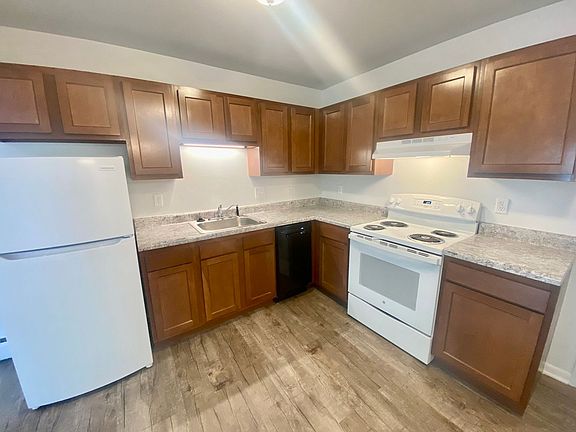 3rd image of 504 Saint Johns St #207