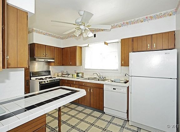 3rd image of 432 S Elmwood Dr