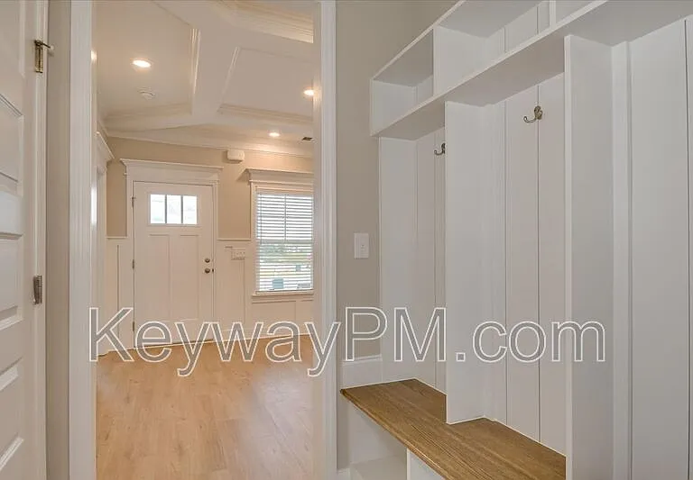 769 Bronze Way — Photo 5