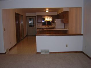 708 W 10th St, Kaukauna, WI 54130