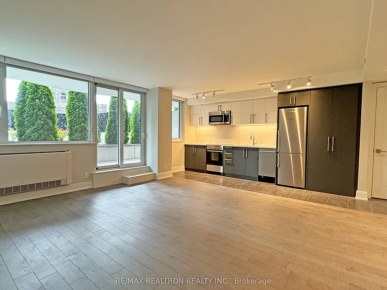 11 Walmer Rd #105 — Photo 1