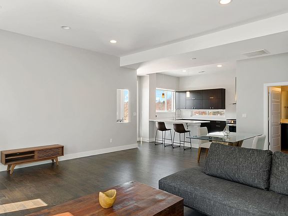 3rd image of 1820 N Julian St Unit 101