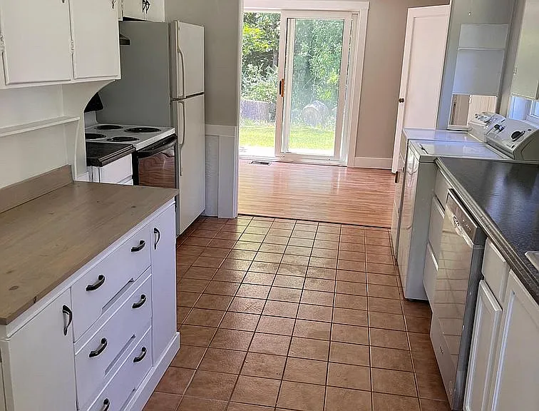 615 Lake Rd — Photo 9