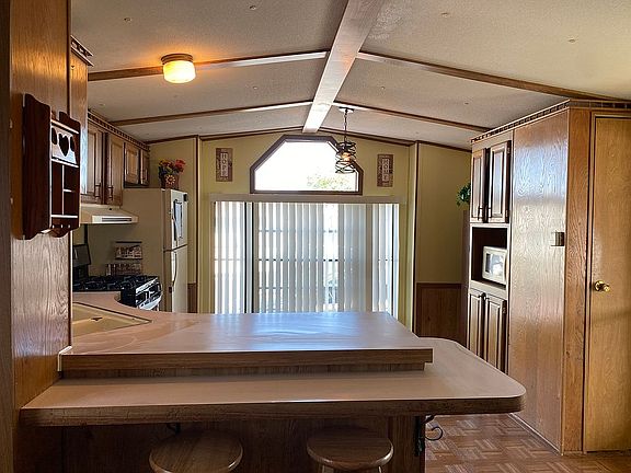 View of breakfast bar