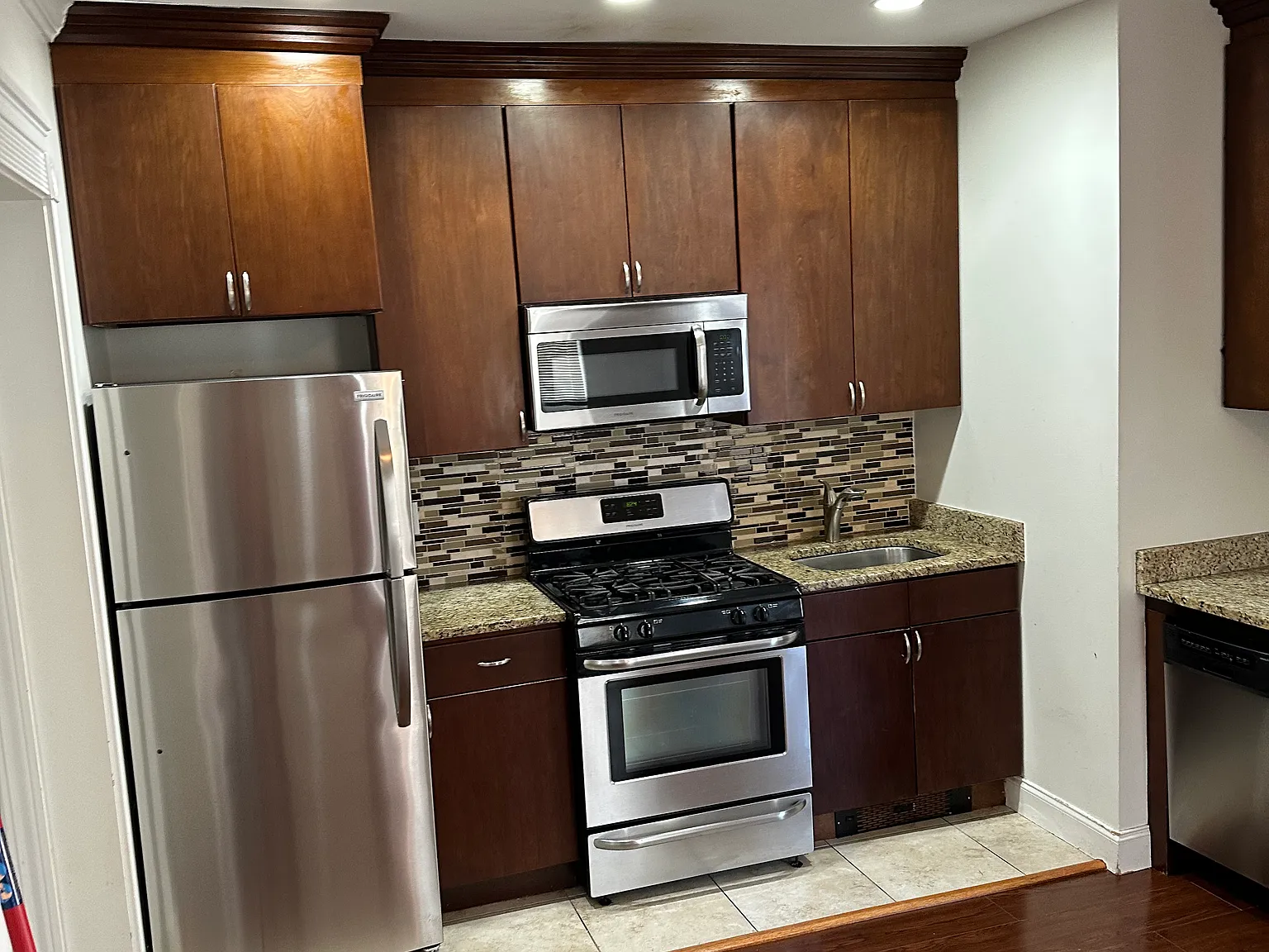 2 bed, 600 sqft, $2,675 — Photo 1