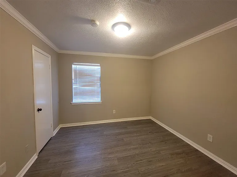 4015 Chapel Square Dr — Photo 22