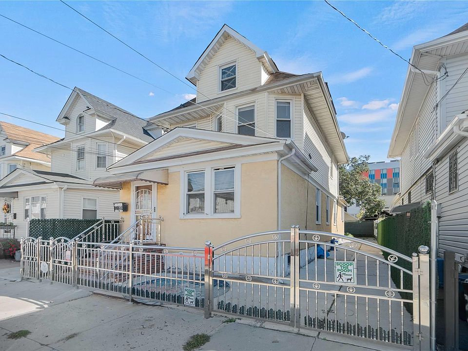 1st image of 13840 102nd Avenue