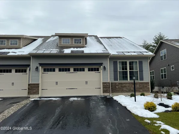 38 Canterbury Lane, Delmar, NY 12054