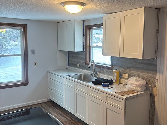 4th image of 3650 Carlton St #3650