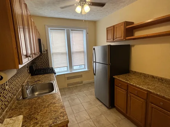 158 East 91st Street image 1 of 10