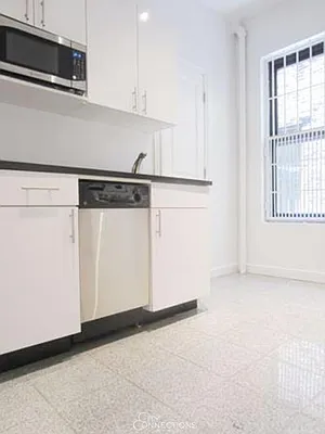 Rented by City Connections Realty | media 17