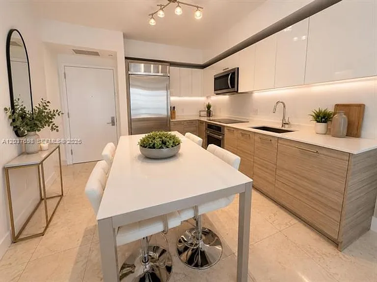 1300 Brickell Bay Dr #CU-1904 — Photo 5
