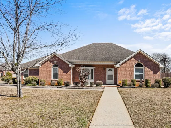 314 Ashwoody Dr, Florence, AL 35633