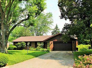 1504 W Crestview Dr, Muncie, IN 47302