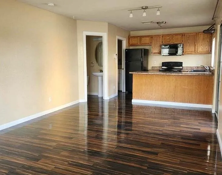 1731 E Cambridge Ave — Photo 3