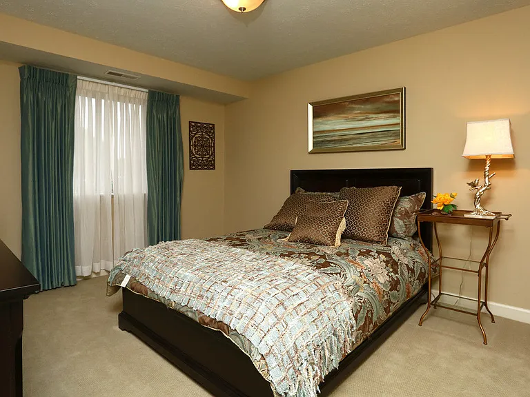 Regency Apartments — Photo 36