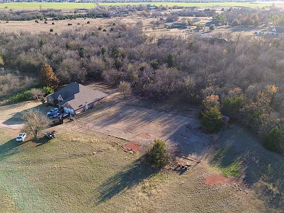 3rd image of 2805 Edmond Rd NE