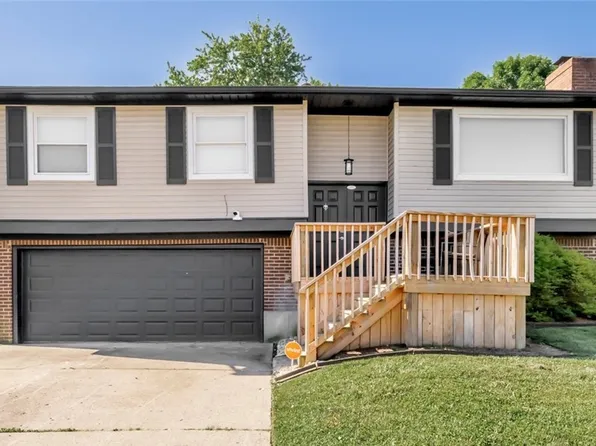 1014 Cottonwood Drive, Clarksville, IN 47129
