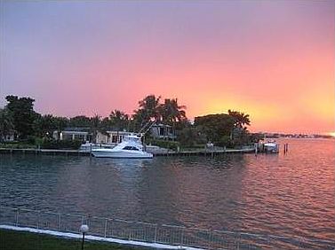 4th image of 10300 W Bay Harbor Dr APT 2D
