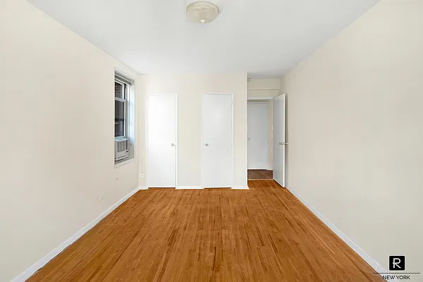 Sold by R New York | media 6
