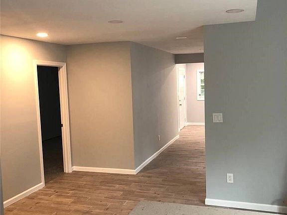 5th image of 71 Wood Ave