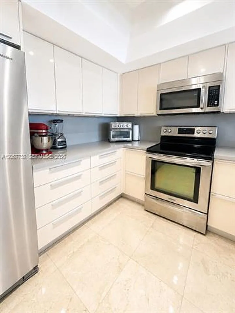 520 Brickell Key Dr cu-A1710, Miami, FL 33131 — Photo 1