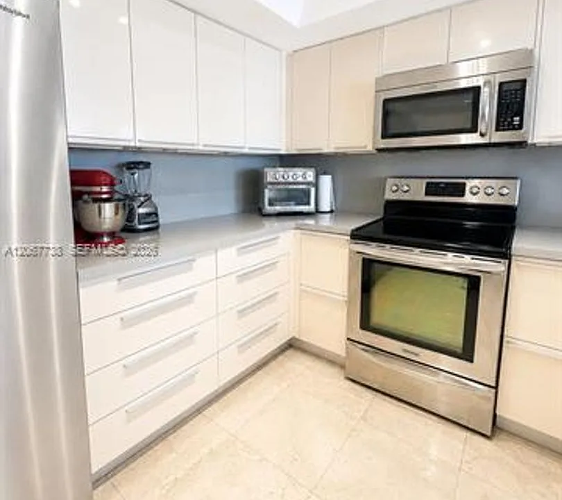 520 Brickell Key Dr #CU-A1710