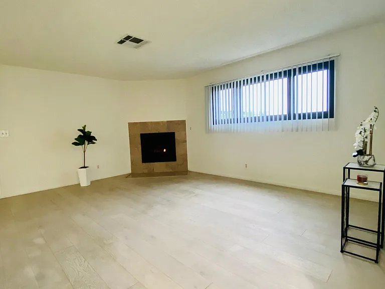 512 W Imperial Ave #5 — Photo 5