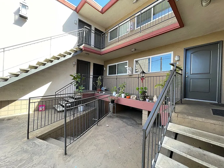 5005 Trojan Ave- Newly Renovated Ground Floor Home — Photo 12