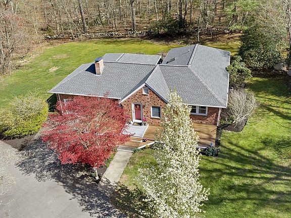 3rd image of 12 Talarico Ln