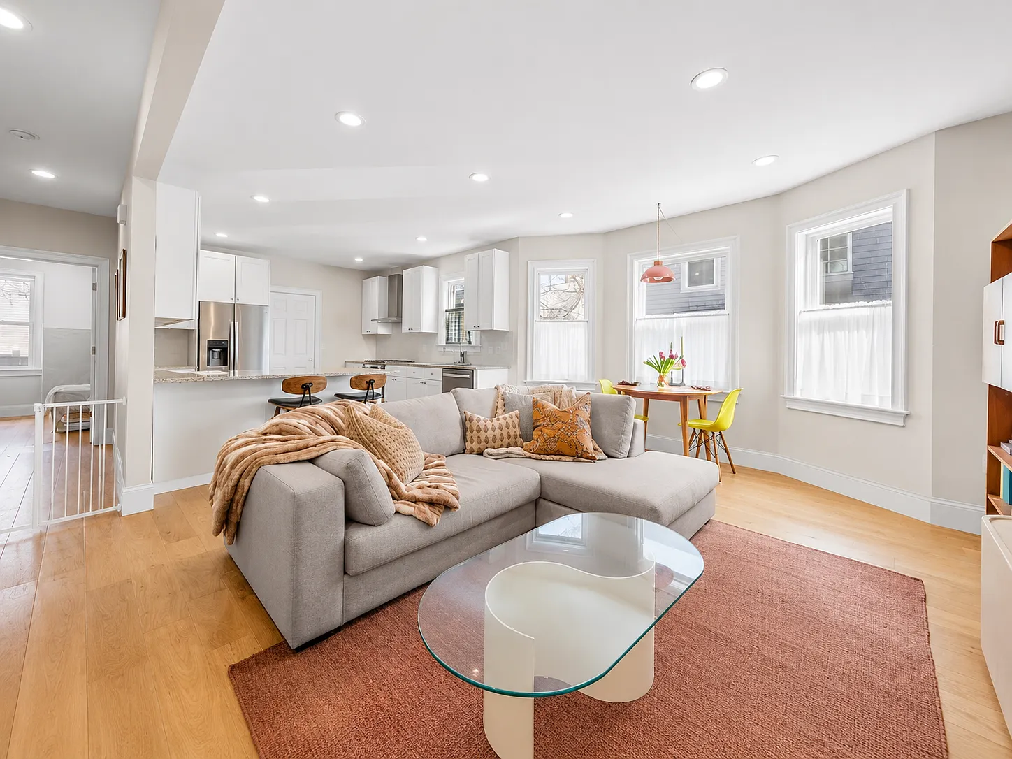 12 University Ave — Photo 4