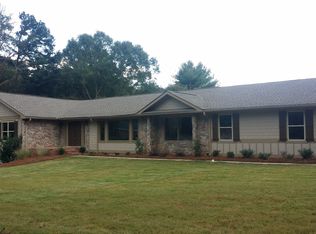 425 Robin Ct, Roswell, GA 30076