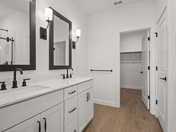Primary bath with dual sinks